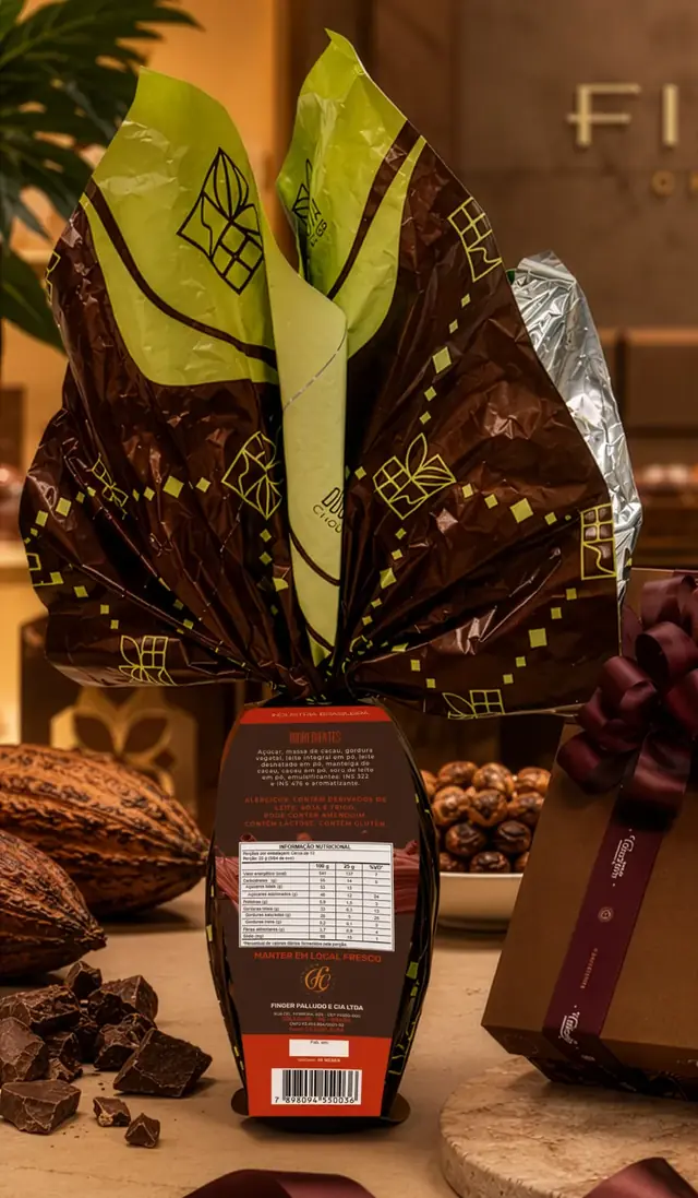 Ovo de Páscoa DoceFesta com embalagem marrom e verde